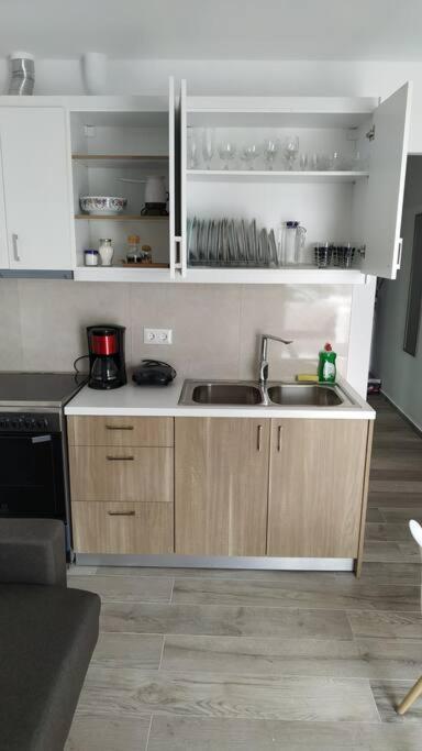 Enastron Cozy & Quiet Apartment *